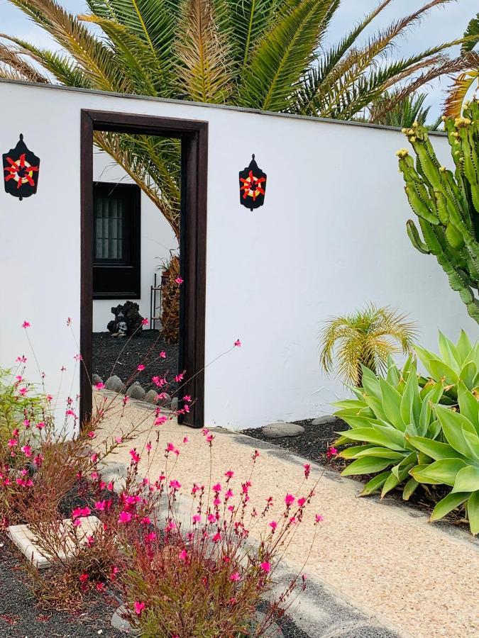 Lovely Villa Nico Playa Blanca, Hot Tub, Communal Pool Exterior foto